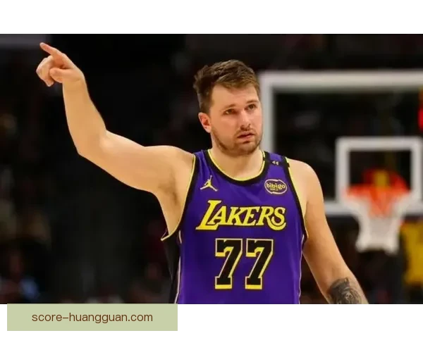 湖人遭重创东契奇里夫斯赛季报销詹姆斯单核迎接首轮三选一挑战